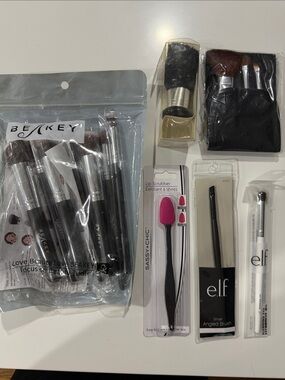 Makeup Brush & Lip Care Set - Black/Silver